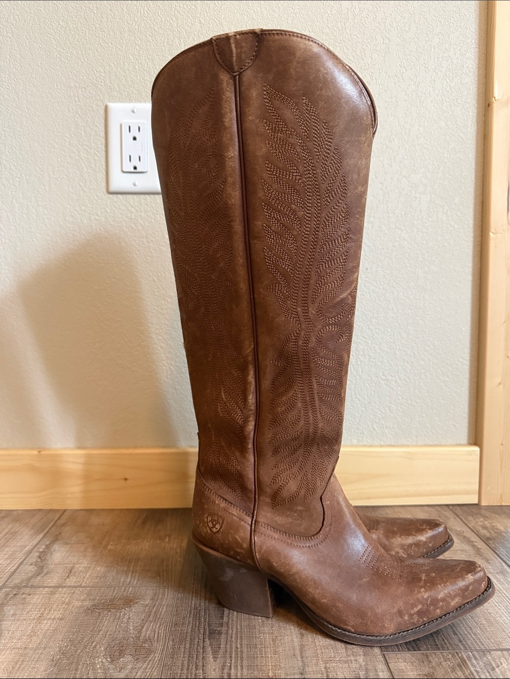 Ariat Women's Brown Embroidered Tall Guinevere Western Boots